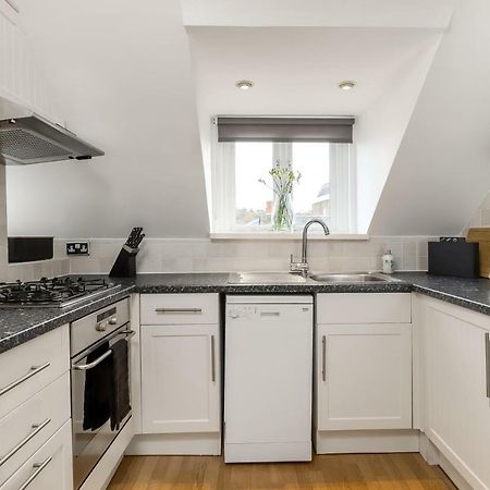 Gorgeous Apartment In The Centre Of Винчестер Экстерьер фото